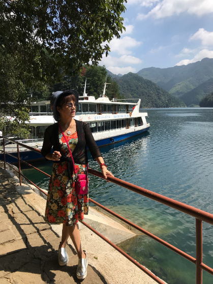 兴祥抗癌明星何老师，看她如何跨越5年期，越活越精彩